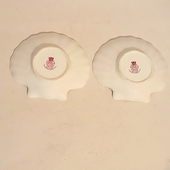 VTG ROYAL STAFFORD SHELL SHAPED DISHES/ VICTORIA SECRET QTY 2 - Picture 3 of 4